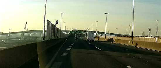 阪神高速湾岸線から北港JCTへ向かう道路
