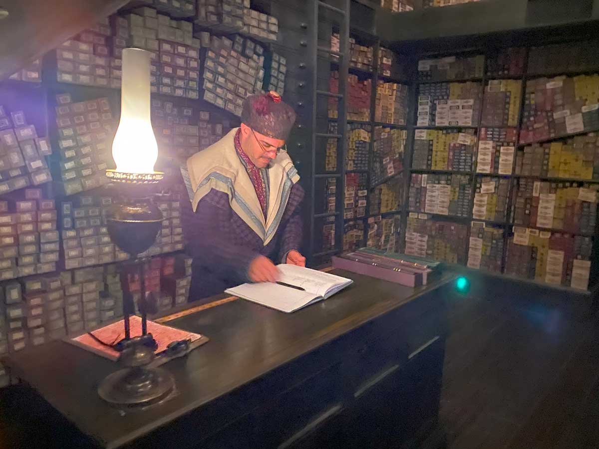  Ollivander's Wand Attraction