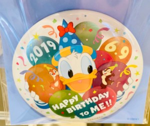 ドナルド誕生日 缶バッジ