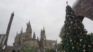 ホグワーツ城とクリスマスツリー