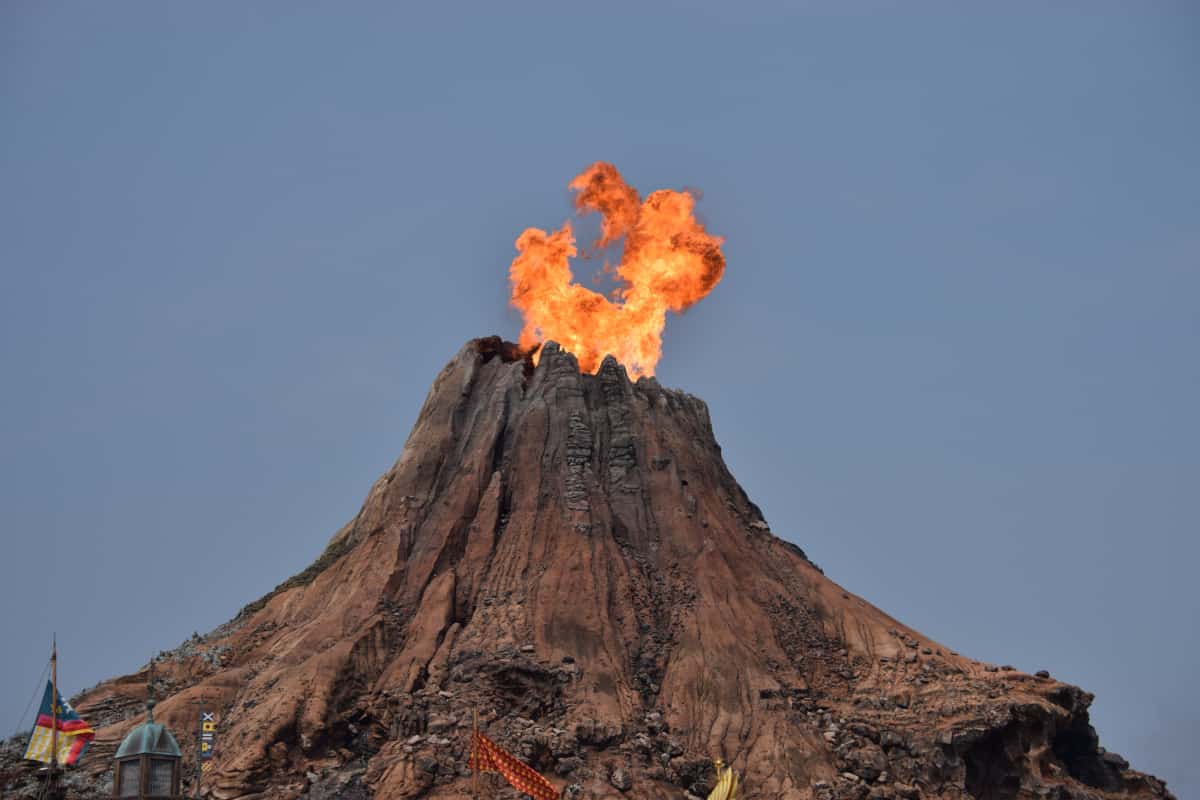 プロメテウス火山