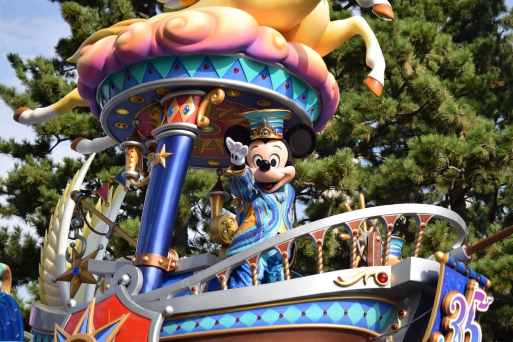 東京ディズニーランド歴代パレード曲名(昼パレード・夜パレード）