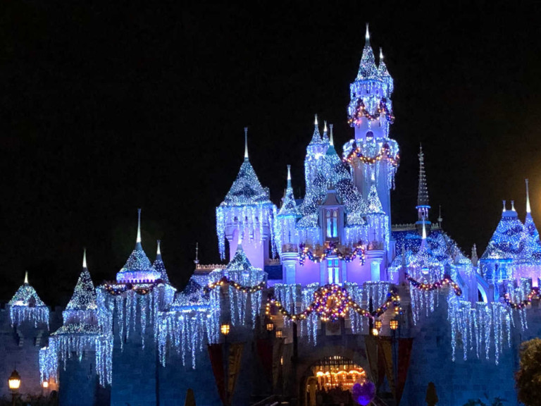 カリフォルニアのディズニーランド初の人にオススメのアトラクションや見どころ