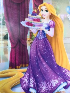 ケーキを持つラプンツェル