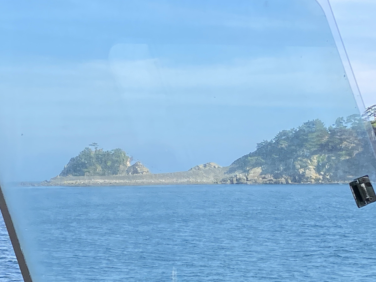 虎島、あかいの碑