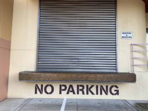 NO PARKING