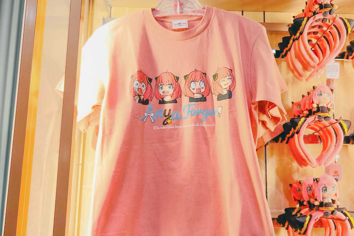 アーニャ　Ｔシャツ