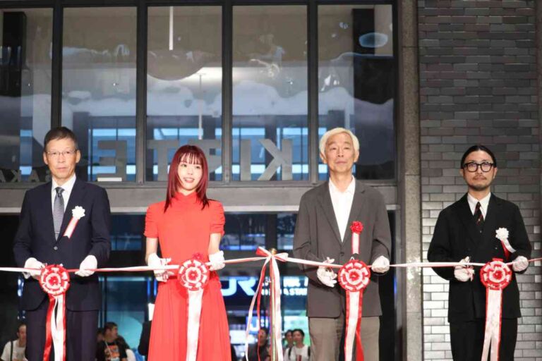 アイナ・ジ・エンド登場！KITTE大阪グランドオープンセレモニー