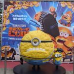 【USJ】で『怪盗グルーのミニオン超変身』の巨大スタチューが登場！