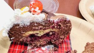 ハミクマのおかしなチョコ&カシスケーキ