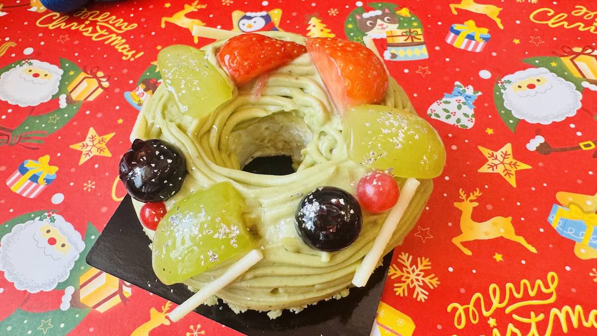 クリスマス・リースケーキ　～ピスタチオクリームのモンブラン仕立て～