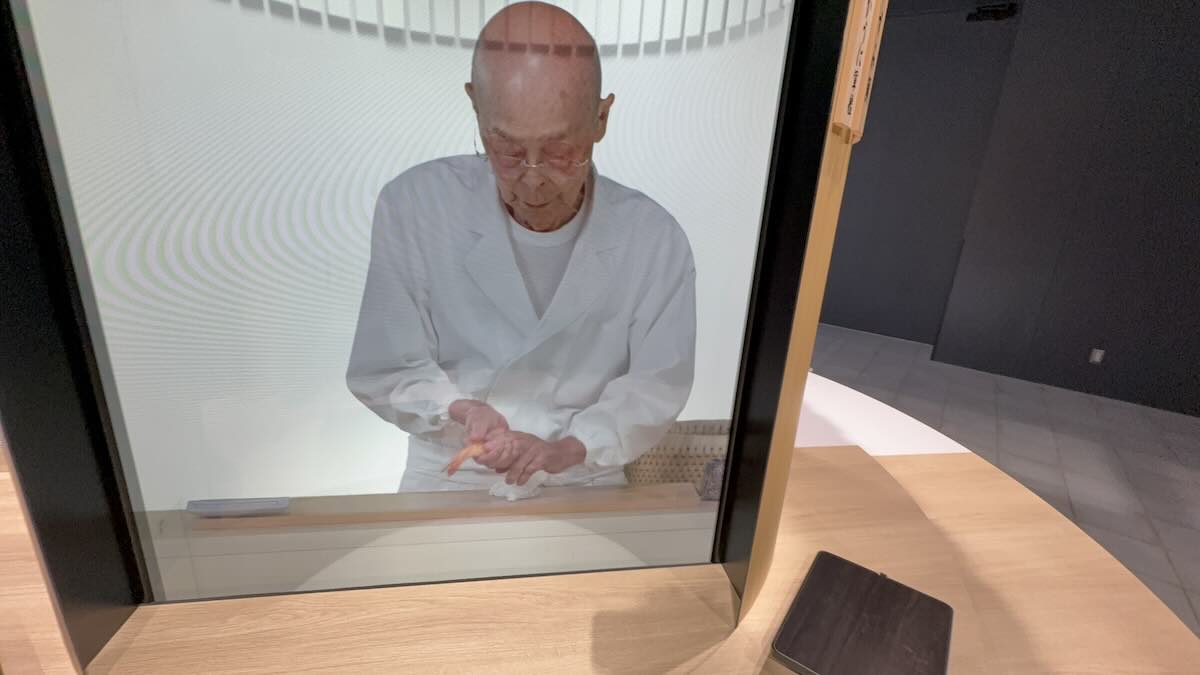 寿司職人が握ってくれます