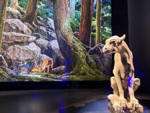 ノートルダム大聖堂のキマイラ像と「もののけ姫のアシタカ」