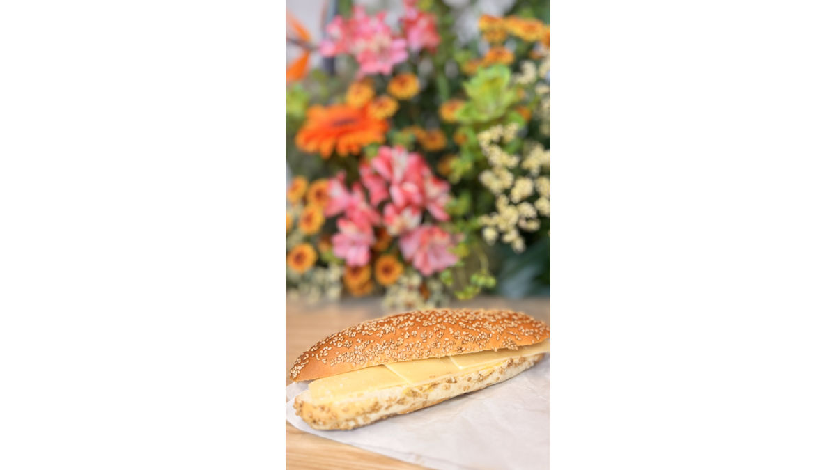 オランダ産ゴーダチーズのサンドウィッチ