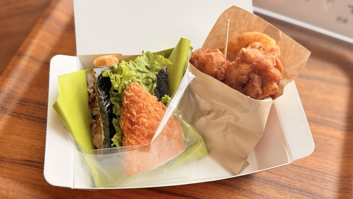 唐揚げ2個とハッシュポテトのセット