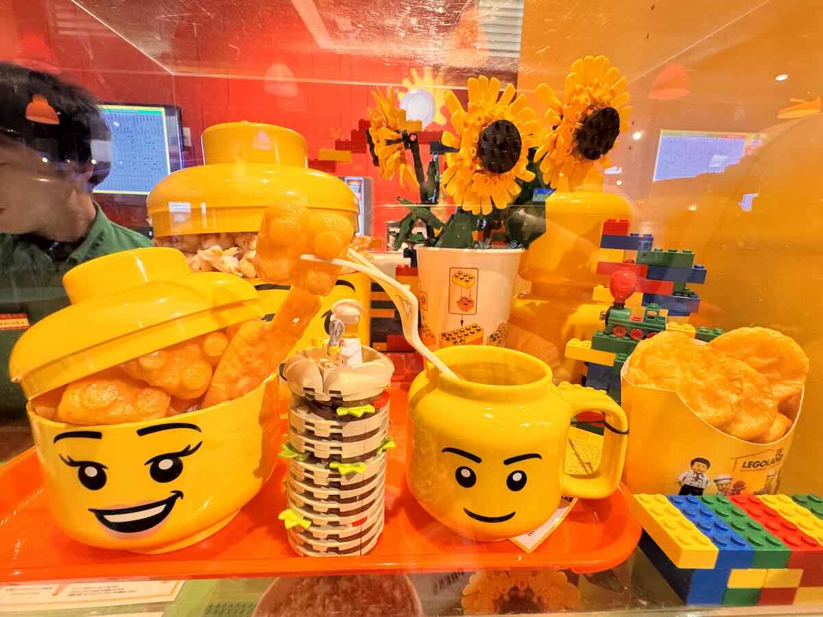 スーベニアカップに入った可愛いフードやドリンク