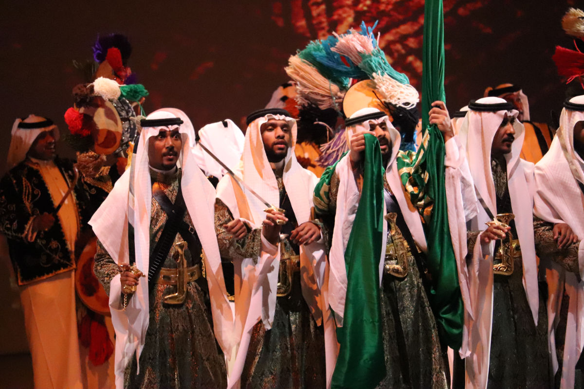 サウジの伝統剣舞「アルダ」