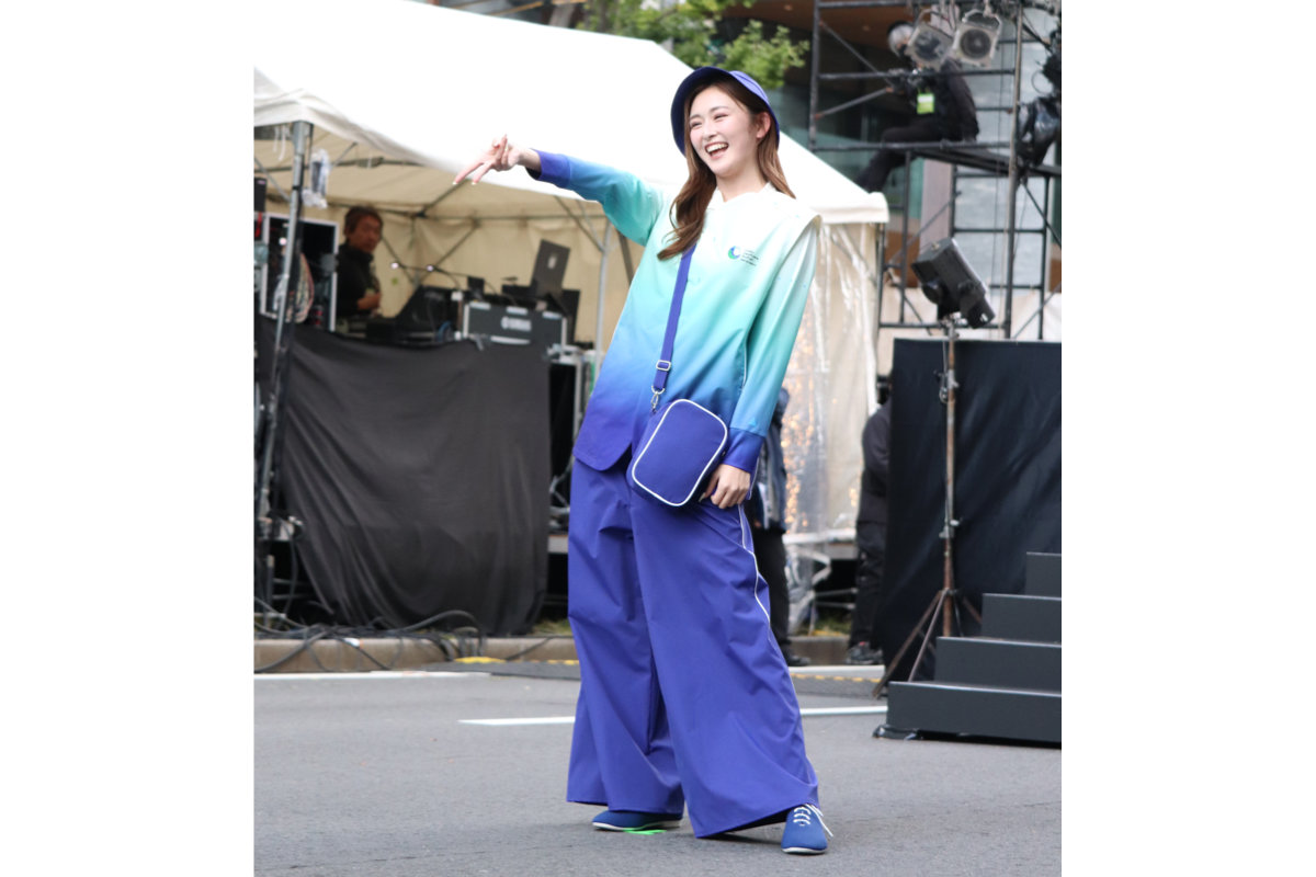 ゆうちゃみさんが大阪ヘルケアパビリオンのコスチューム