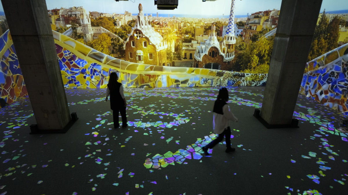 ガウディ展大阪　イマーシブ