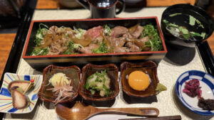 三種の和牛極み牛飯 朝御膳