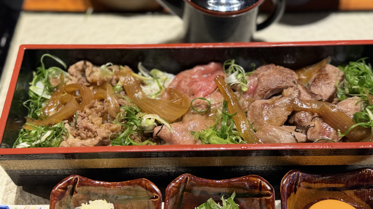 三種の和牛極み牛飯　朝御膳