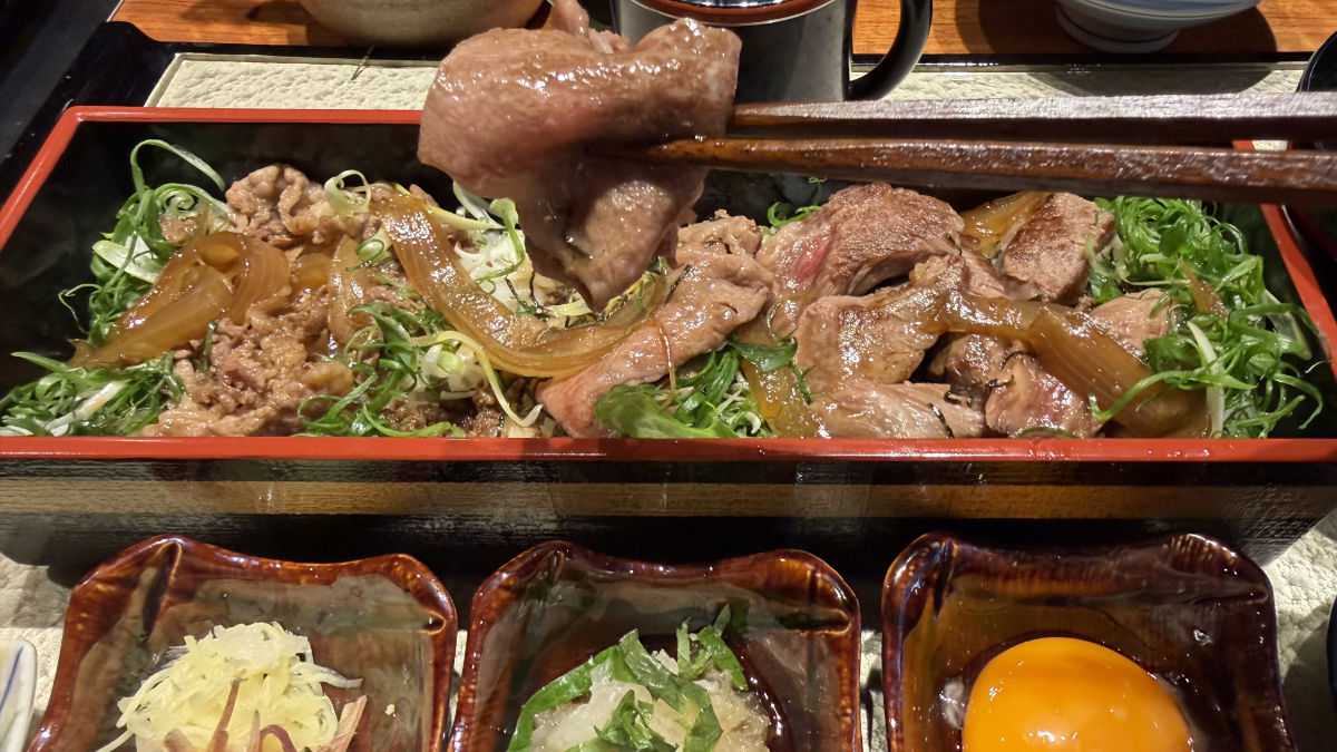 三種の和牛極み牛飯　朝御膳