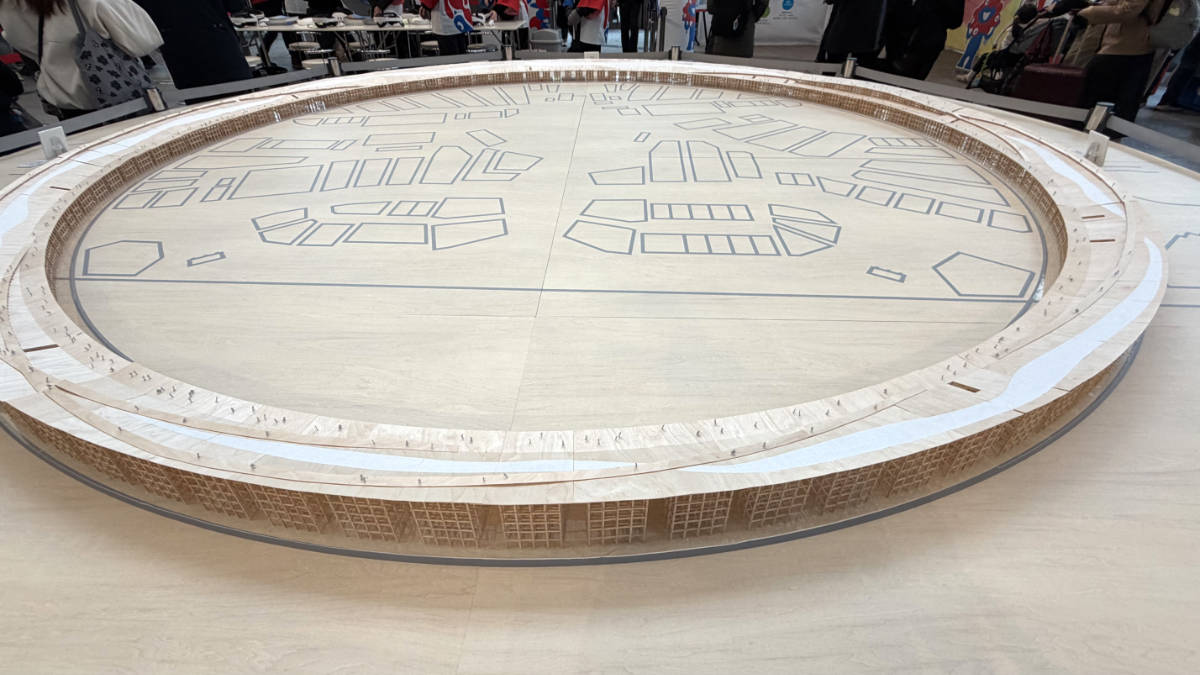 大屋根リング 模型