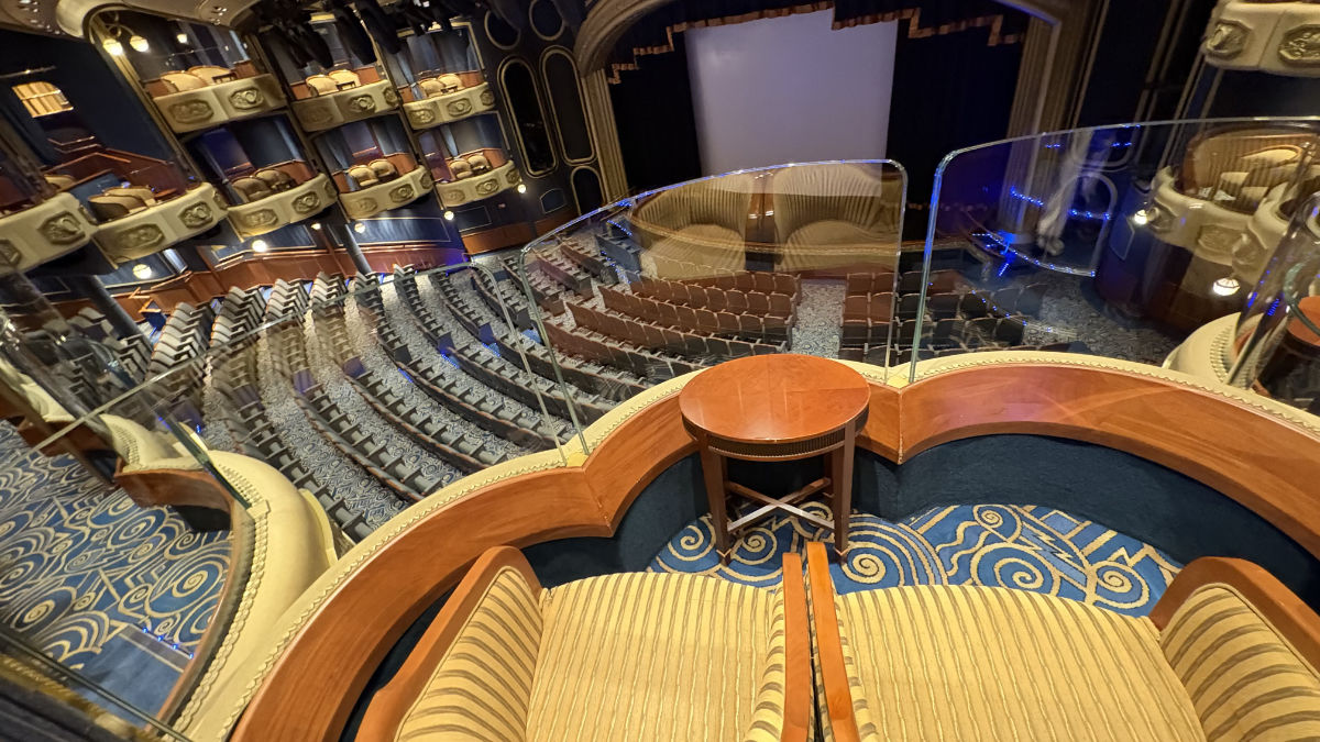 エリザベス女王が座ったボックス席　クイーンエリザベス号