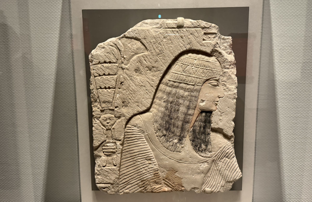 貴族の男性のレリーフ