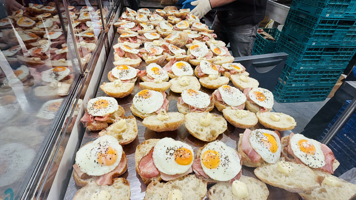 マルタ フティーラ ベーコンエッグ、ツナ