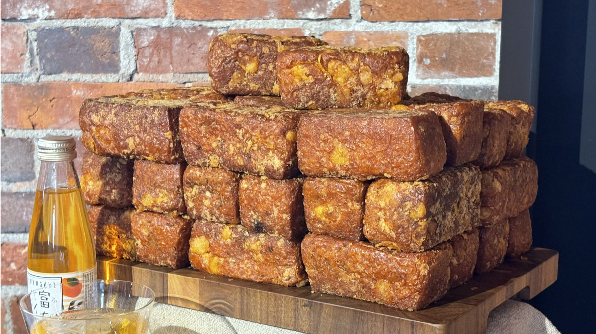 奈良監獄ミュージアム　カフェ　レンガカレーパン