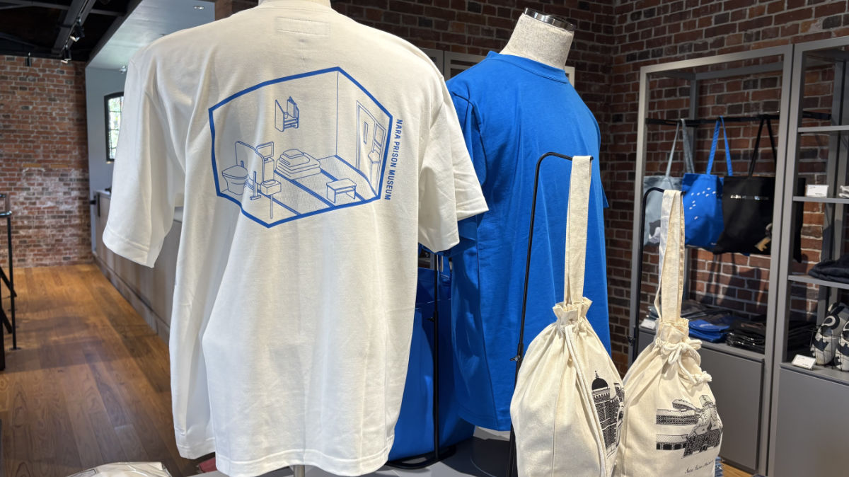 独房イラストTシャツ