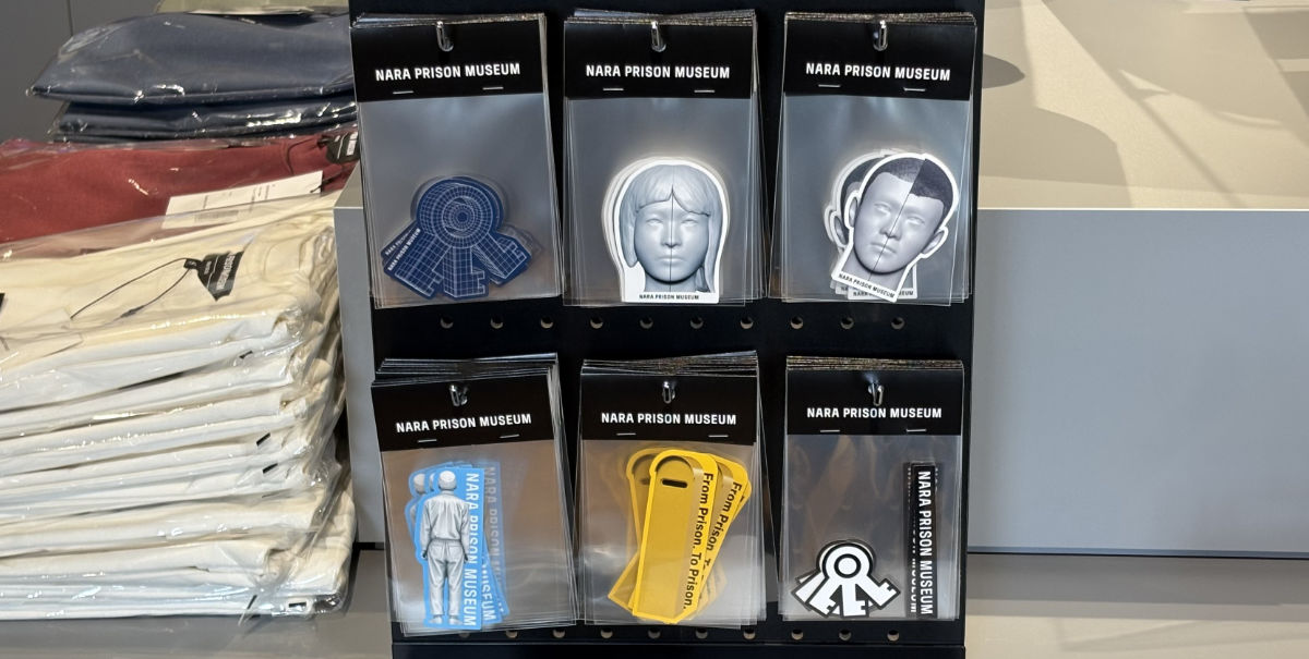 男性、女性の頭髪や鍵のグッズ