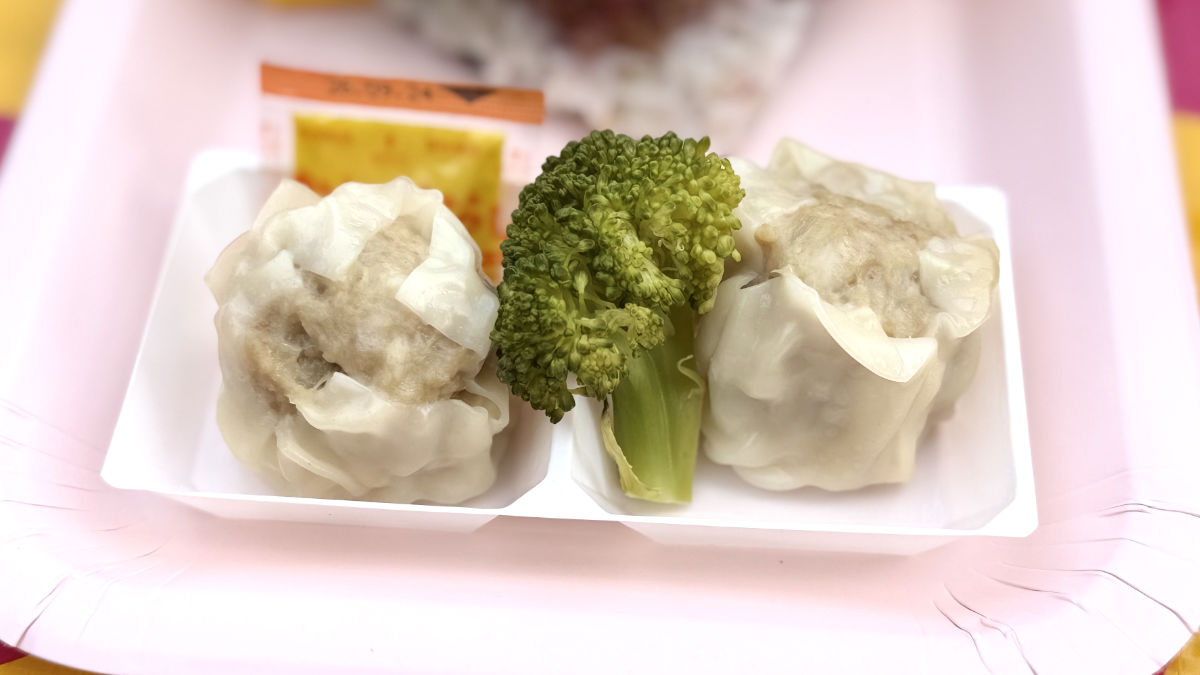 シュウマイはジューシーでしっかり肉感