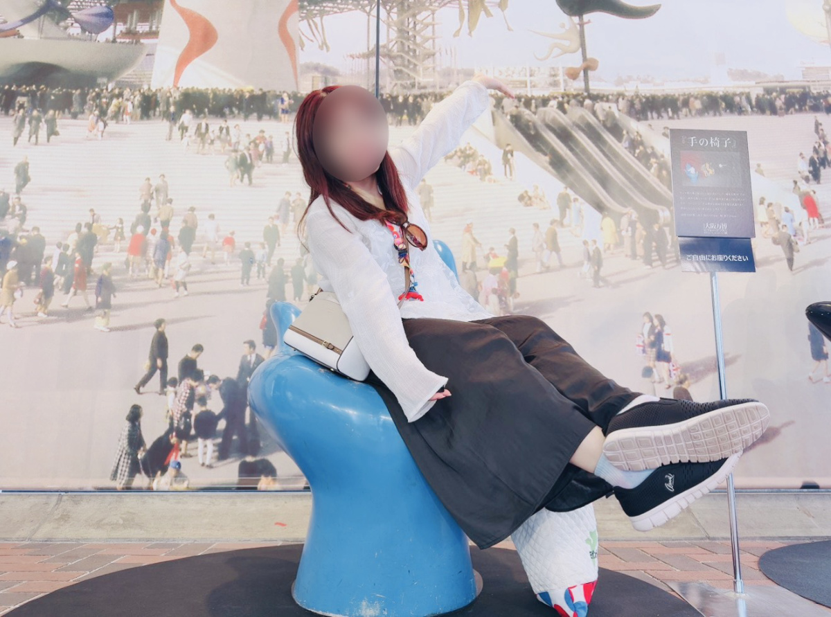 手の椅子
