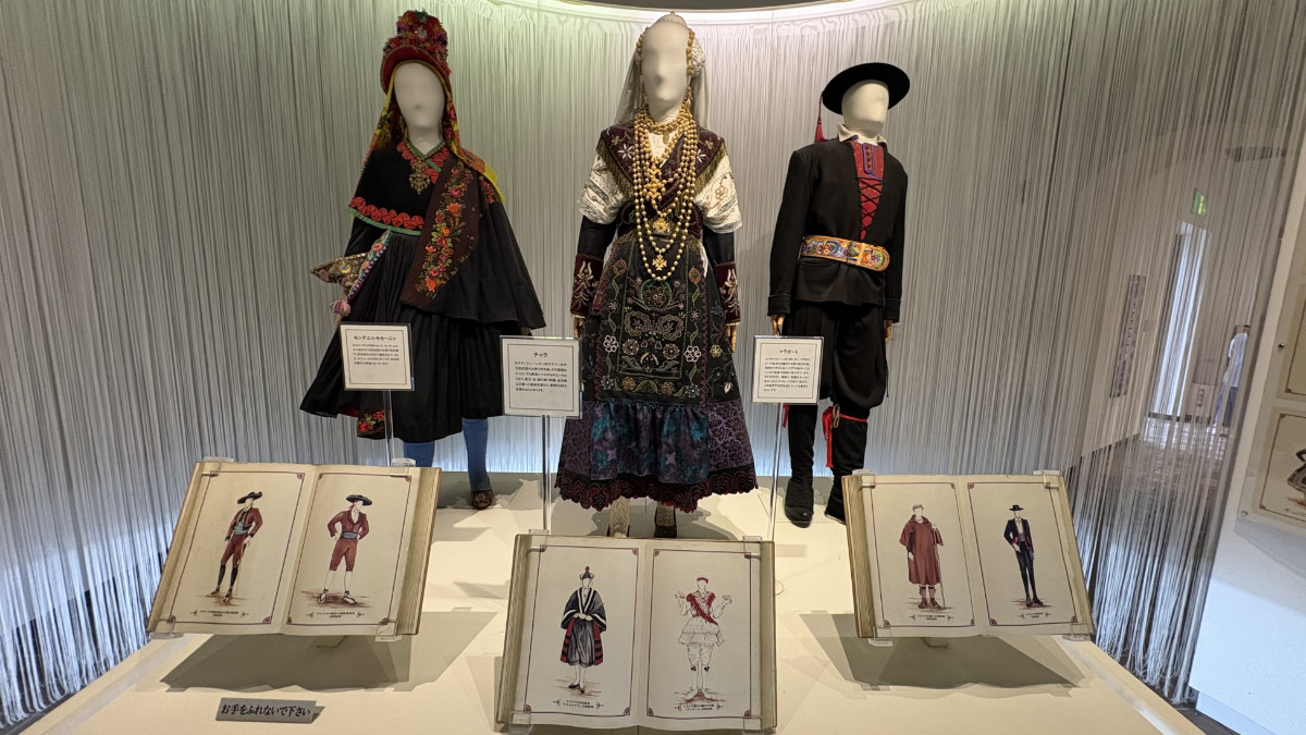 スペイン衣装の展示