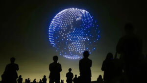 OSAKA BAY SKYLUMINA FIREWORKS & DRONES」は、最大2,000機のドローンと1万発の花火