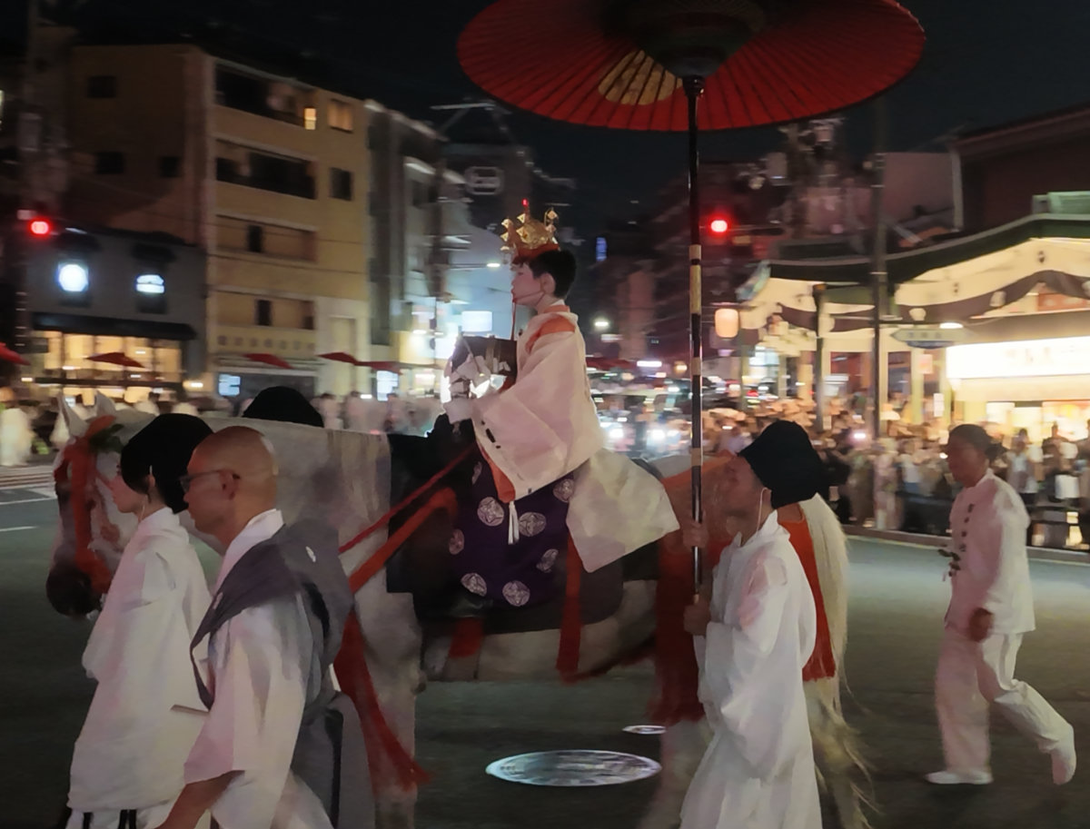 久世駒形稚児