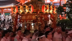 東御座 八坂神社