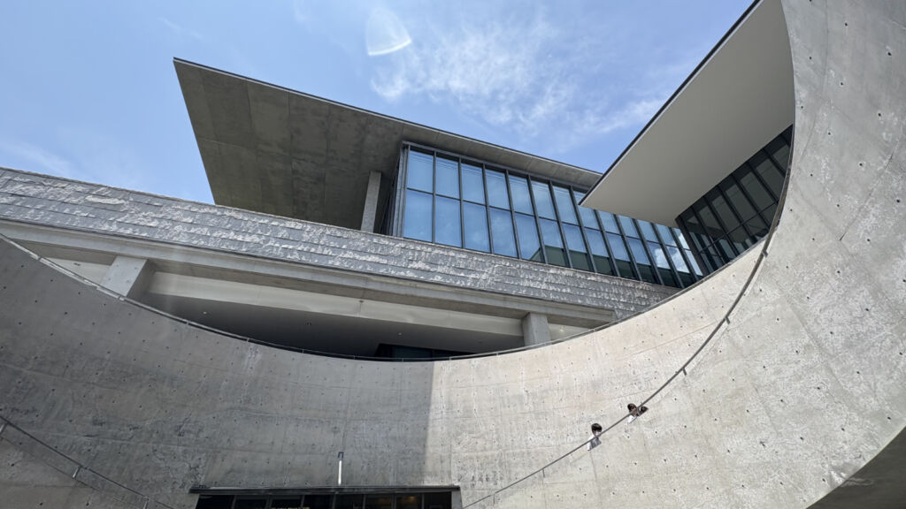兵庫県立美術館