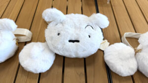 クレヨンしんちゃん『シロのマルチポケット』付きプレミアムチケット