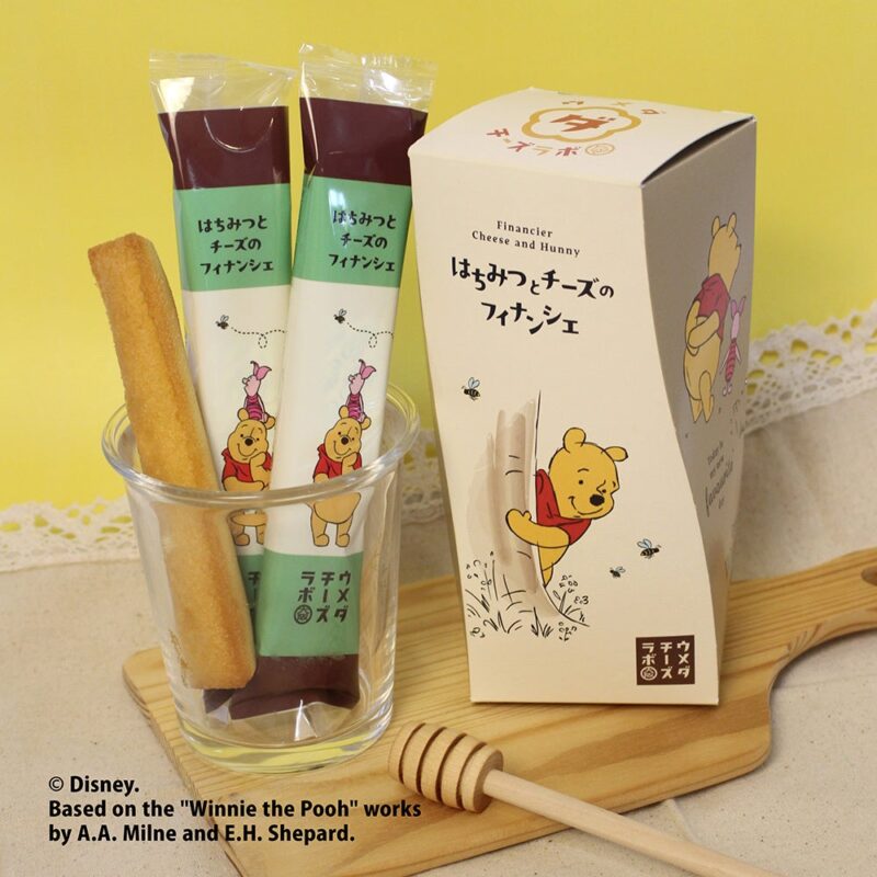 くまのプーさんのイラストが入ったチーズはちみつフィナンシェのパッケージと商品