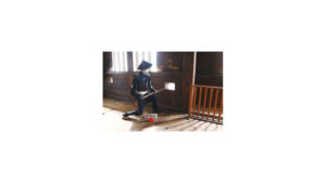大阪城の櫓内部に設置された、武具を持つ人物の展示模型