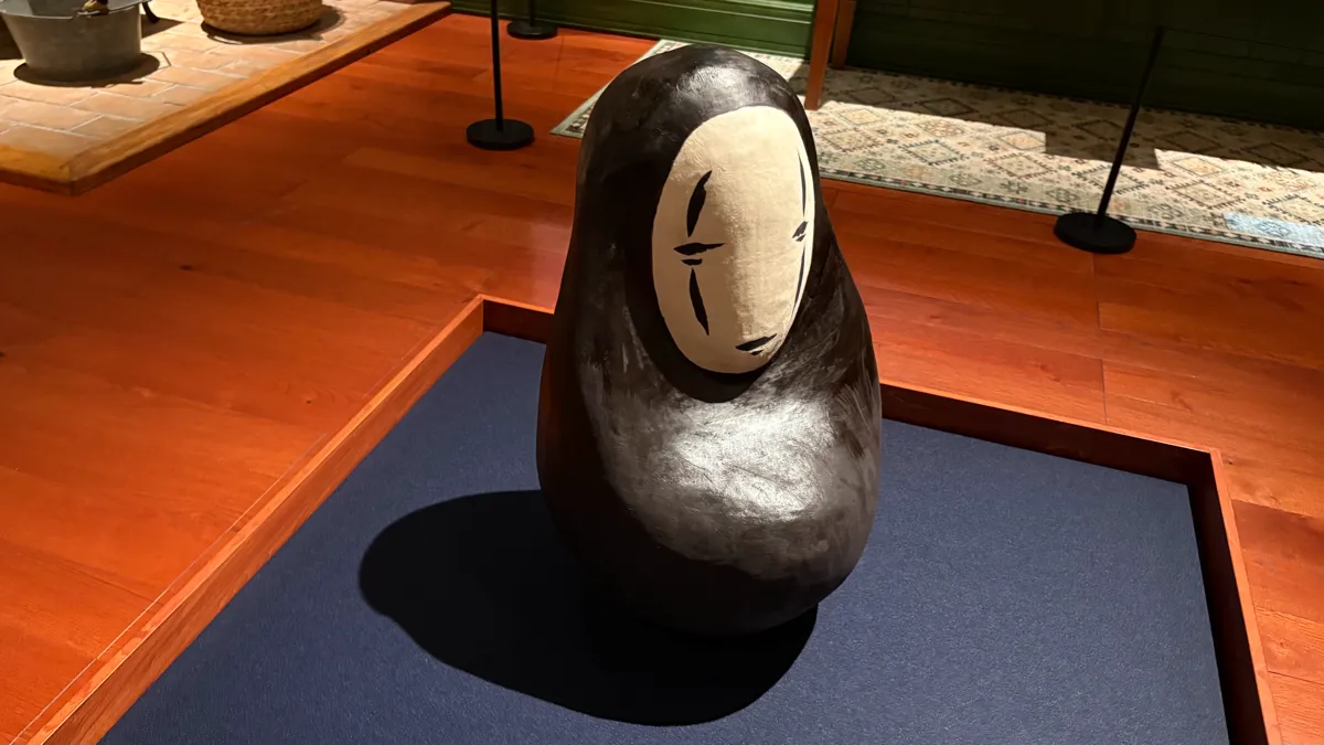 カオナシ 起き上がりこぼし